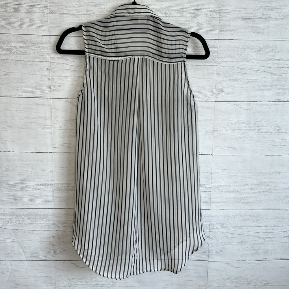 Forever 21 Sleeveless Button Down Sheer Blouse | SIZE S - Picture 4 of 7